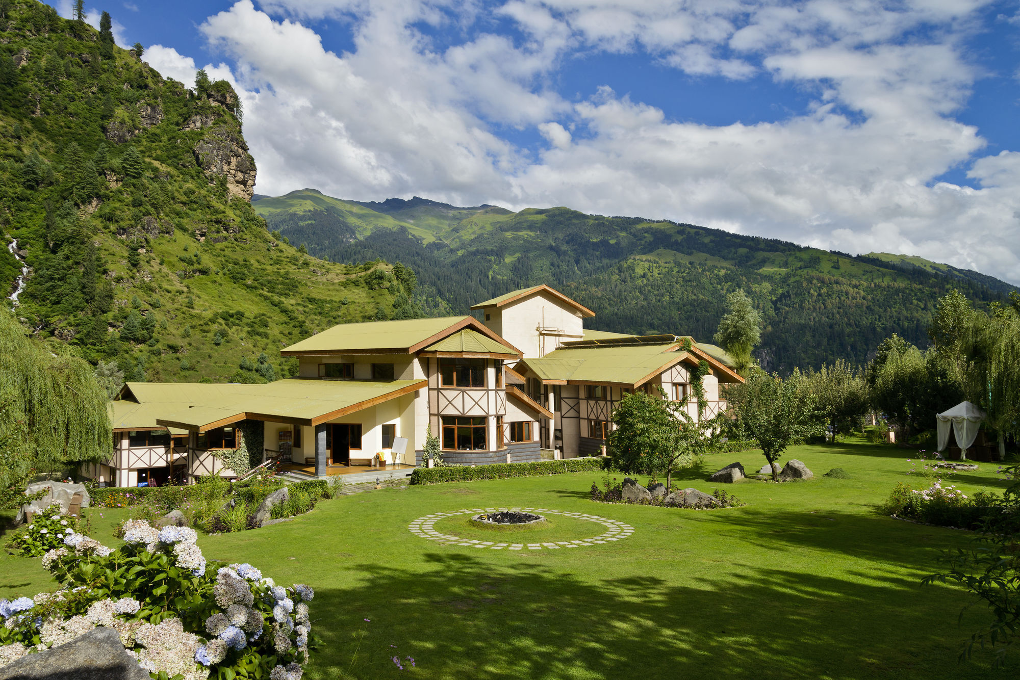 Solang Valley Resort Palchan Экстерьер фото